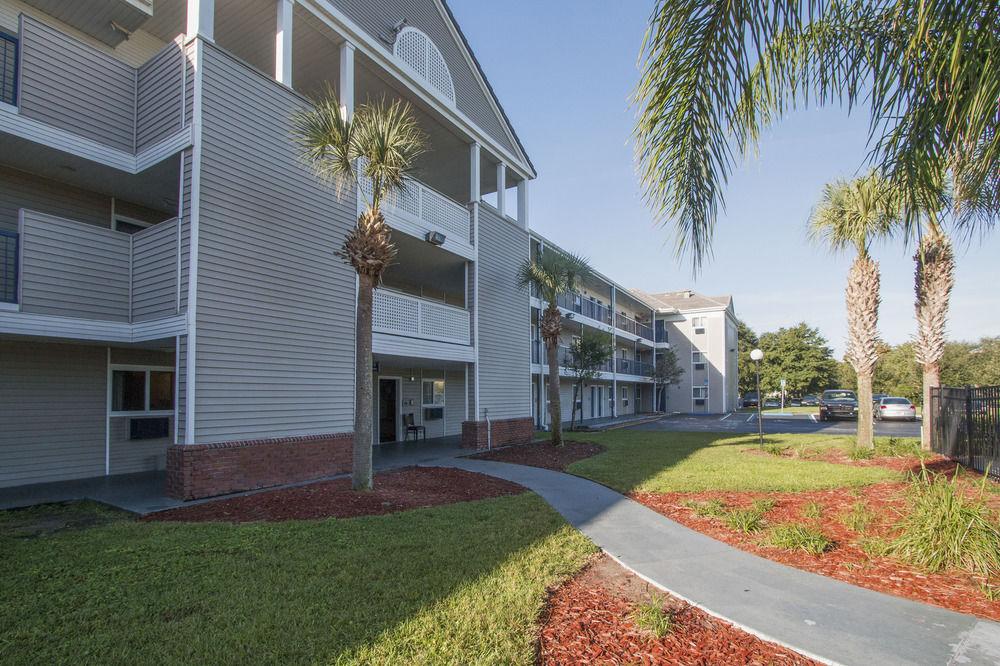 Hometowne Studios By Red Roof Orlando South Williamsburg Екстер'єр фото